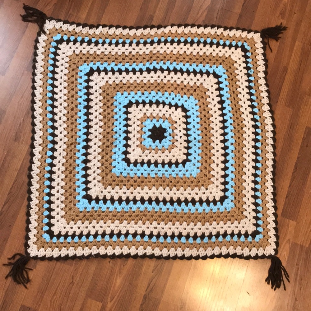 3/$30 Vintage Boho Crochet Throw Blanket
